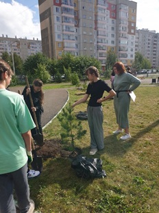 В преддверии Российского дня леса, который наша страна будет отмечать 15 сентября, в нашей школе прошла акция &amp;quot;Посади дерево и сохрани лес&amp;quot;..